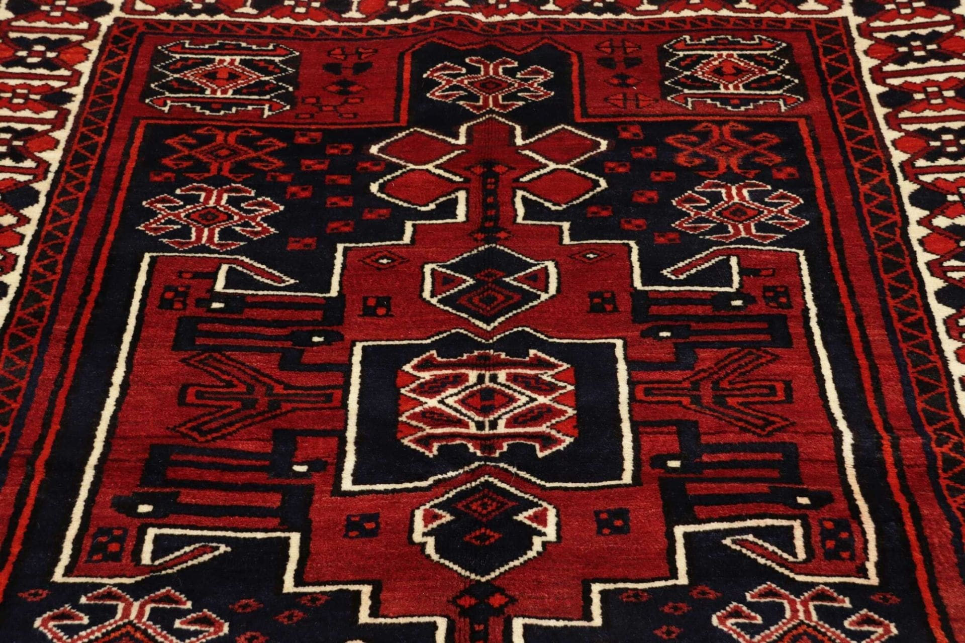 lori-orientteppich-170-x-210cm-mit-geometrischen-mustern-handgeknupft-7 Loribaft Persian Rug 170 × 210 cm, Wool, hand-knotted