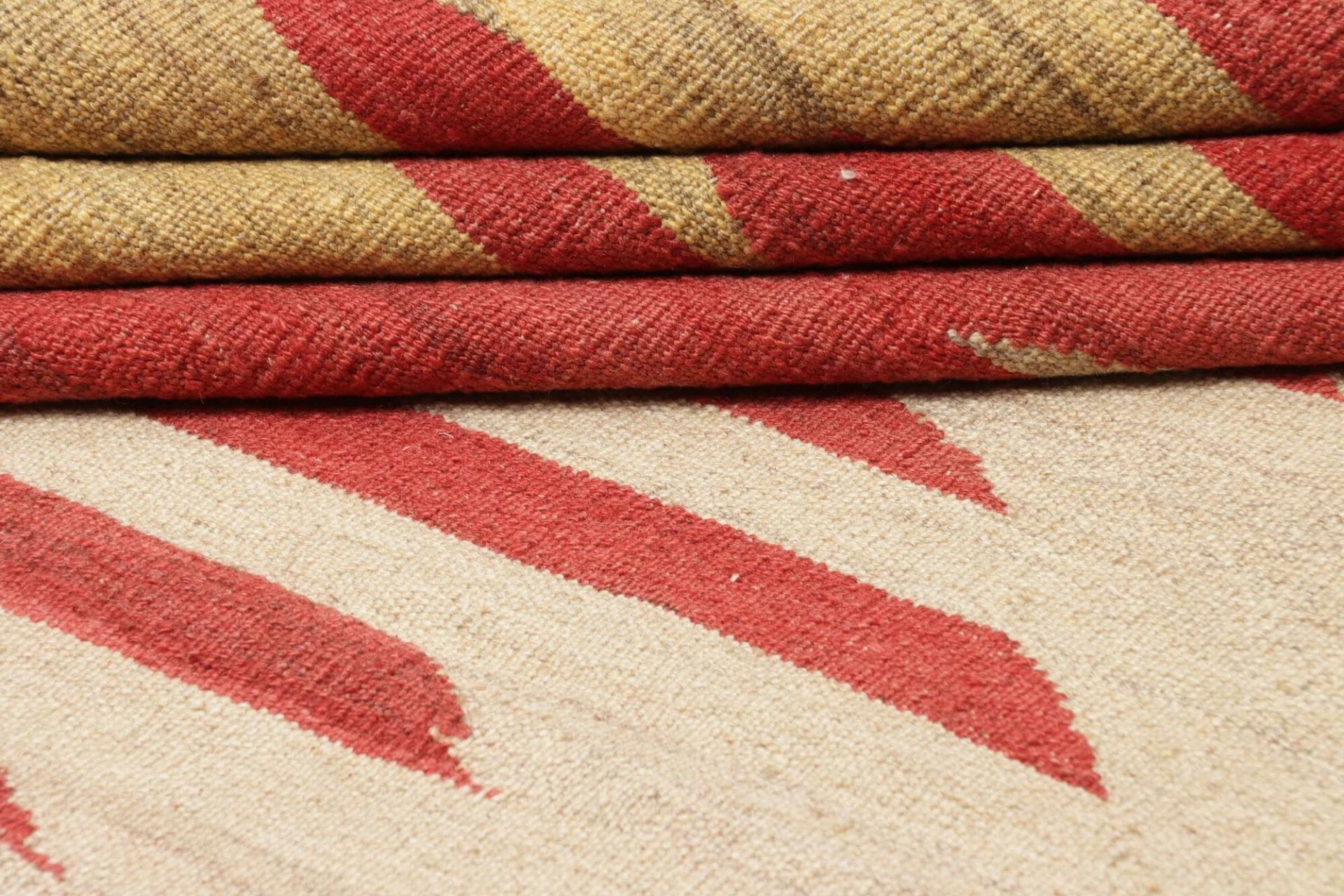 Hand-Woven Wool Kilim Persian Rug, 187 × 274 cm
