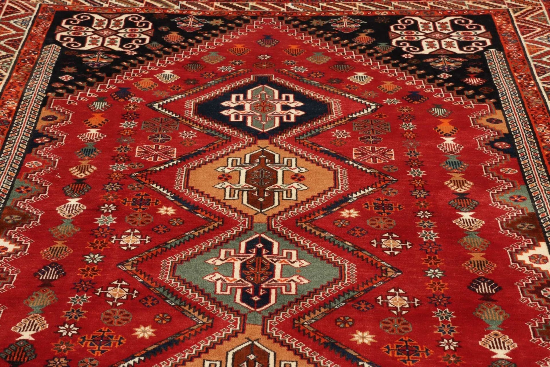 Shiraz Persian Rug 181 × 270 cm, Wool, hand-knotted