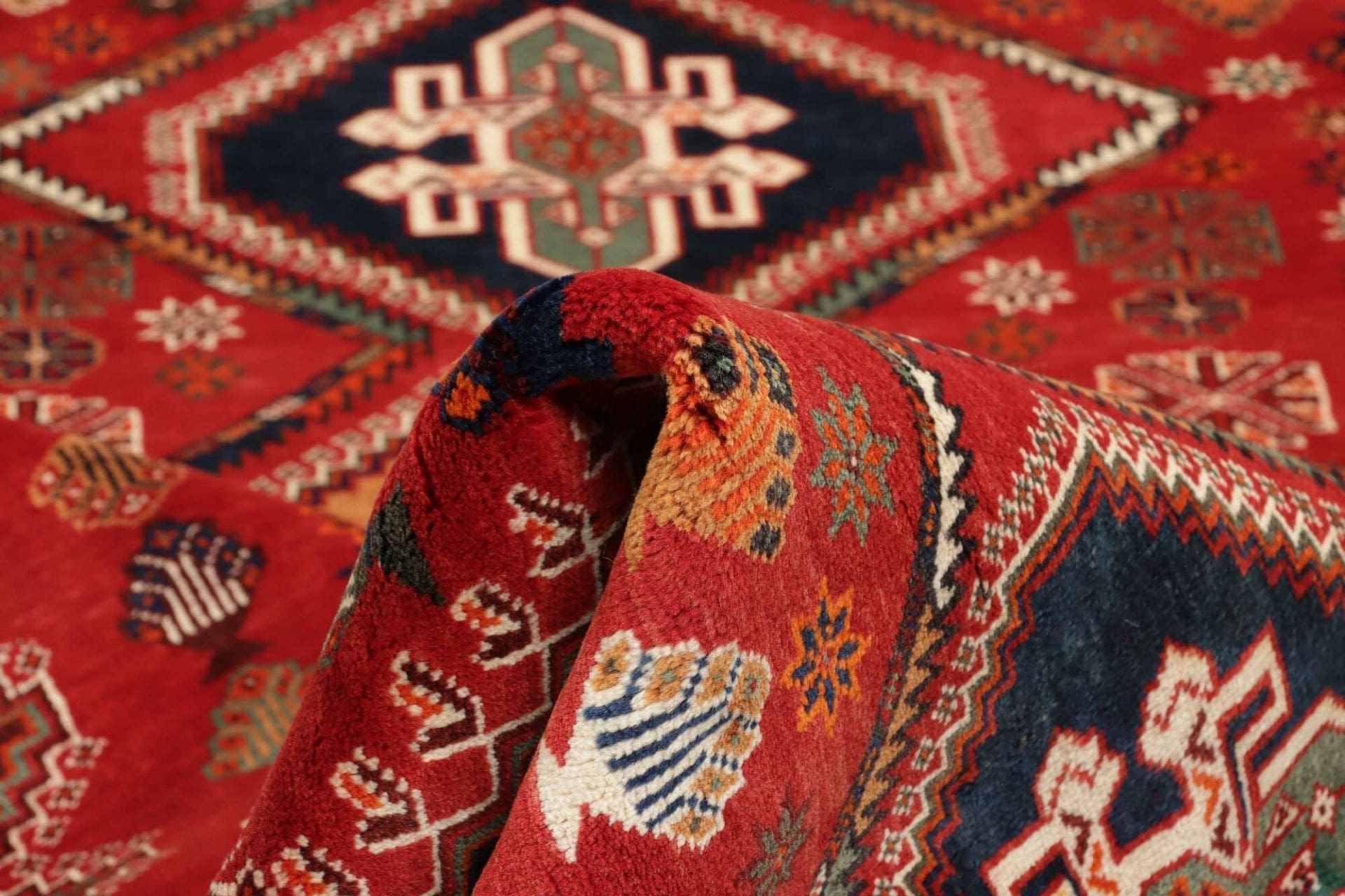 Shiraz Persian Rug 181 × 270 cm, Wool, hand-knotted