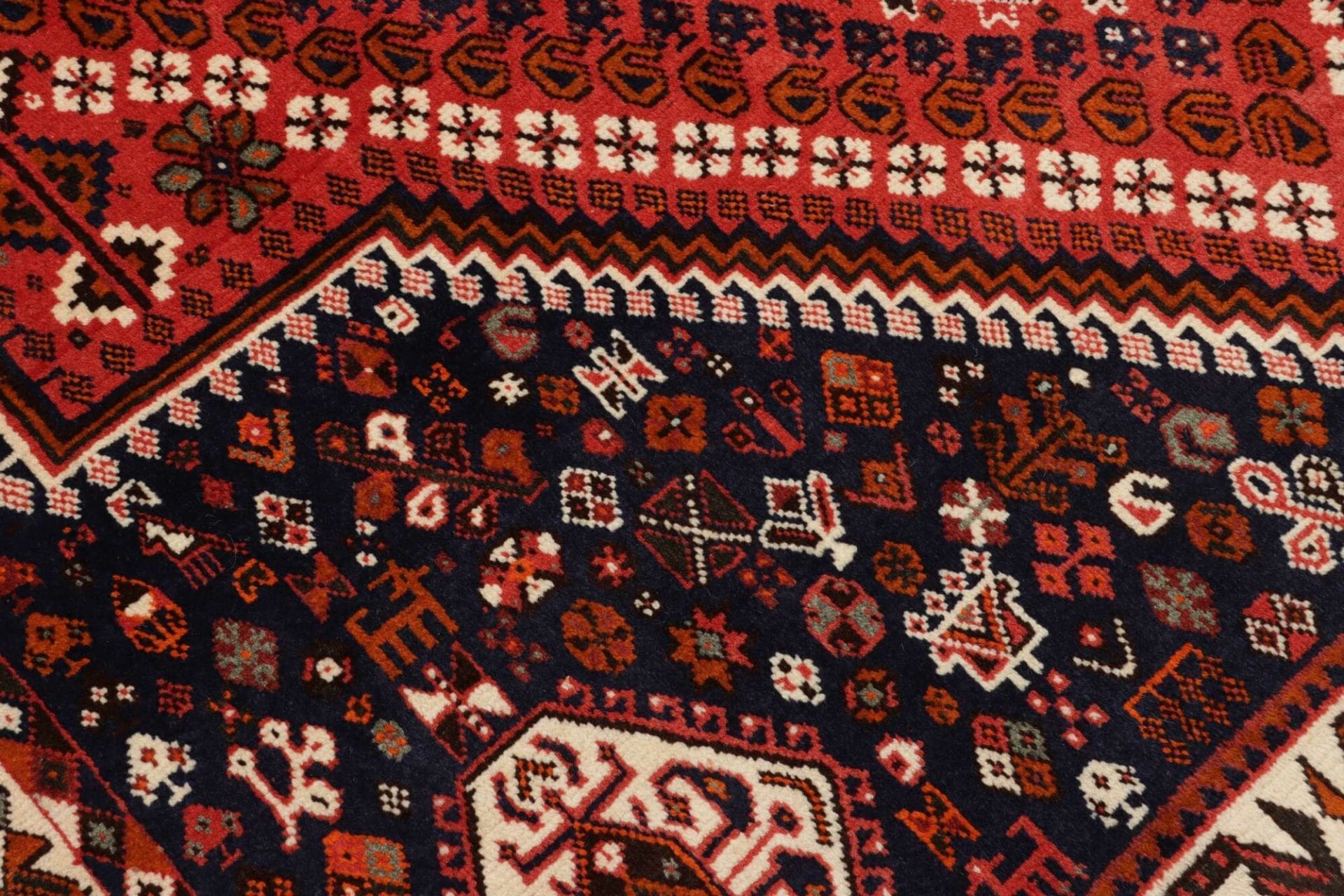 Shiraz Persian Rug — hand-knotted, 175 × 285 cm, Wool