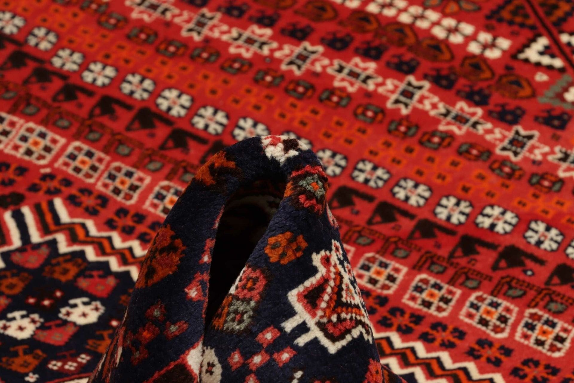 Shiraz Persian Rug — hand-knotted, 175 × 285 cm, Wool