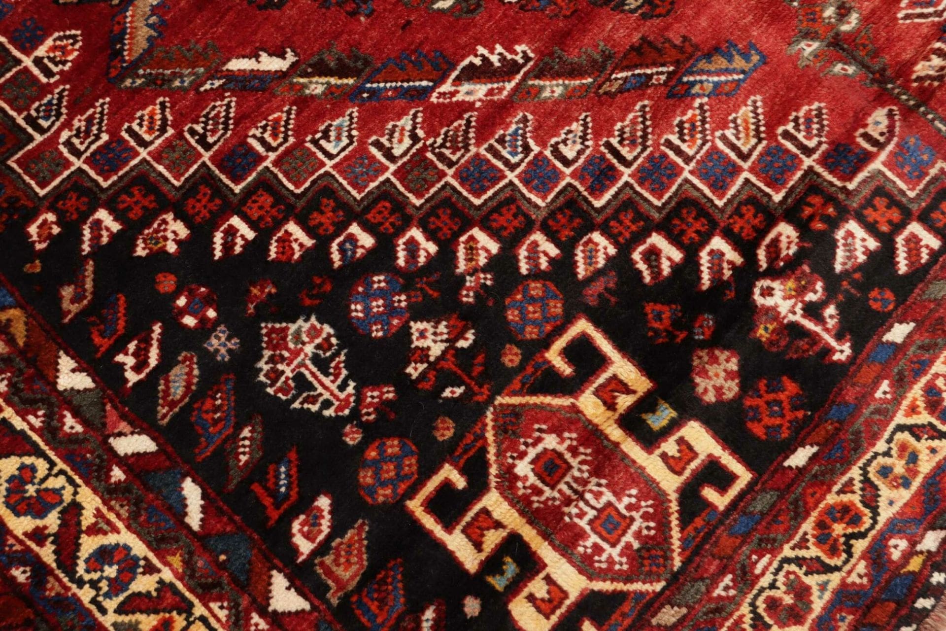 shiraz-teppich-180-x-270-cm-wolle-geometrisches-muster-handgeknupft-5 Hand-Knotted Wool Shiraz Persian Rug, 180 × 270 cm