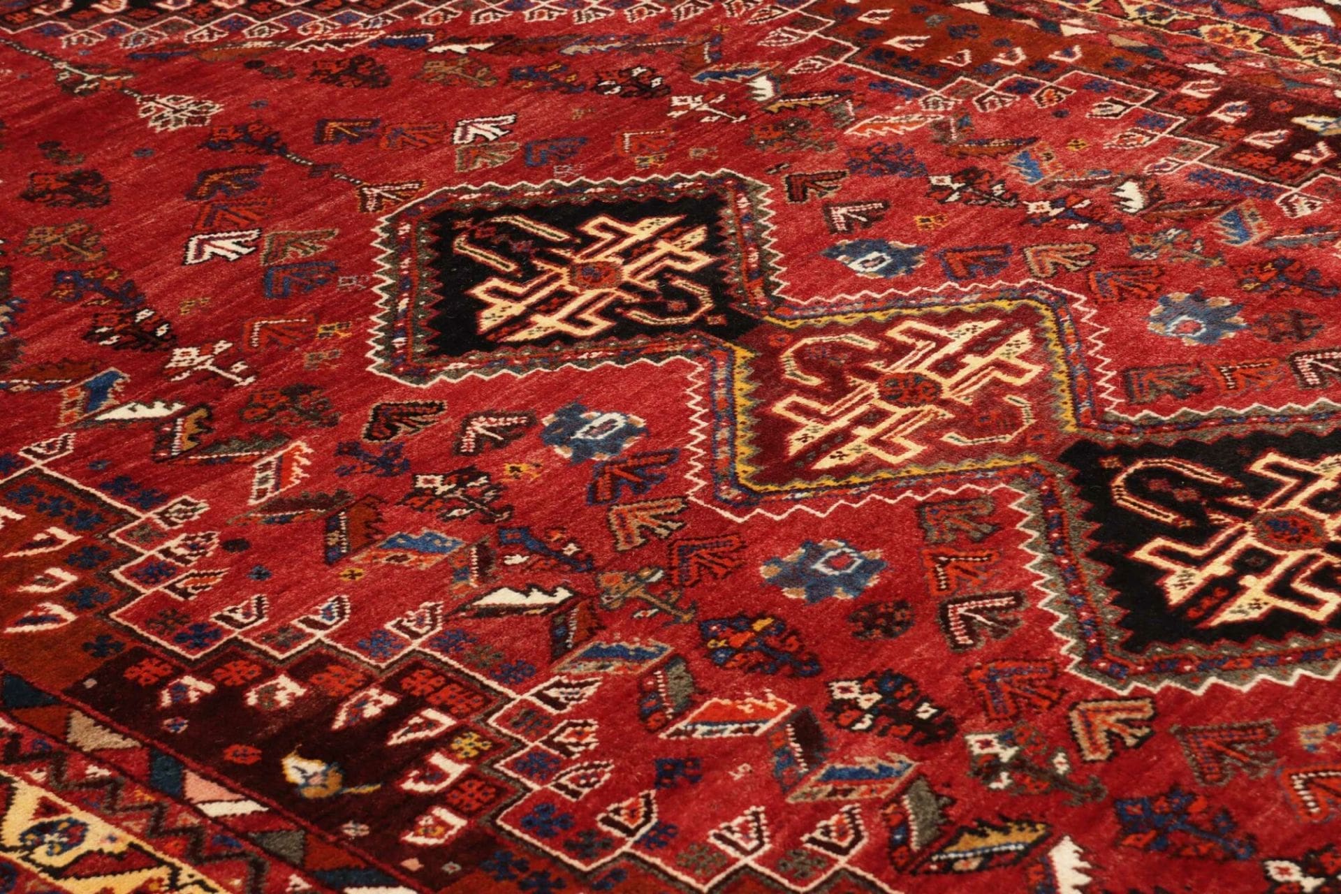 shiraz-teppich-180-x-270-cm-wolle-geometrisches-muster-handgeknupft-6 Hand-Knotted Wool Shiraz Persian Rug, 180 × 270 cm