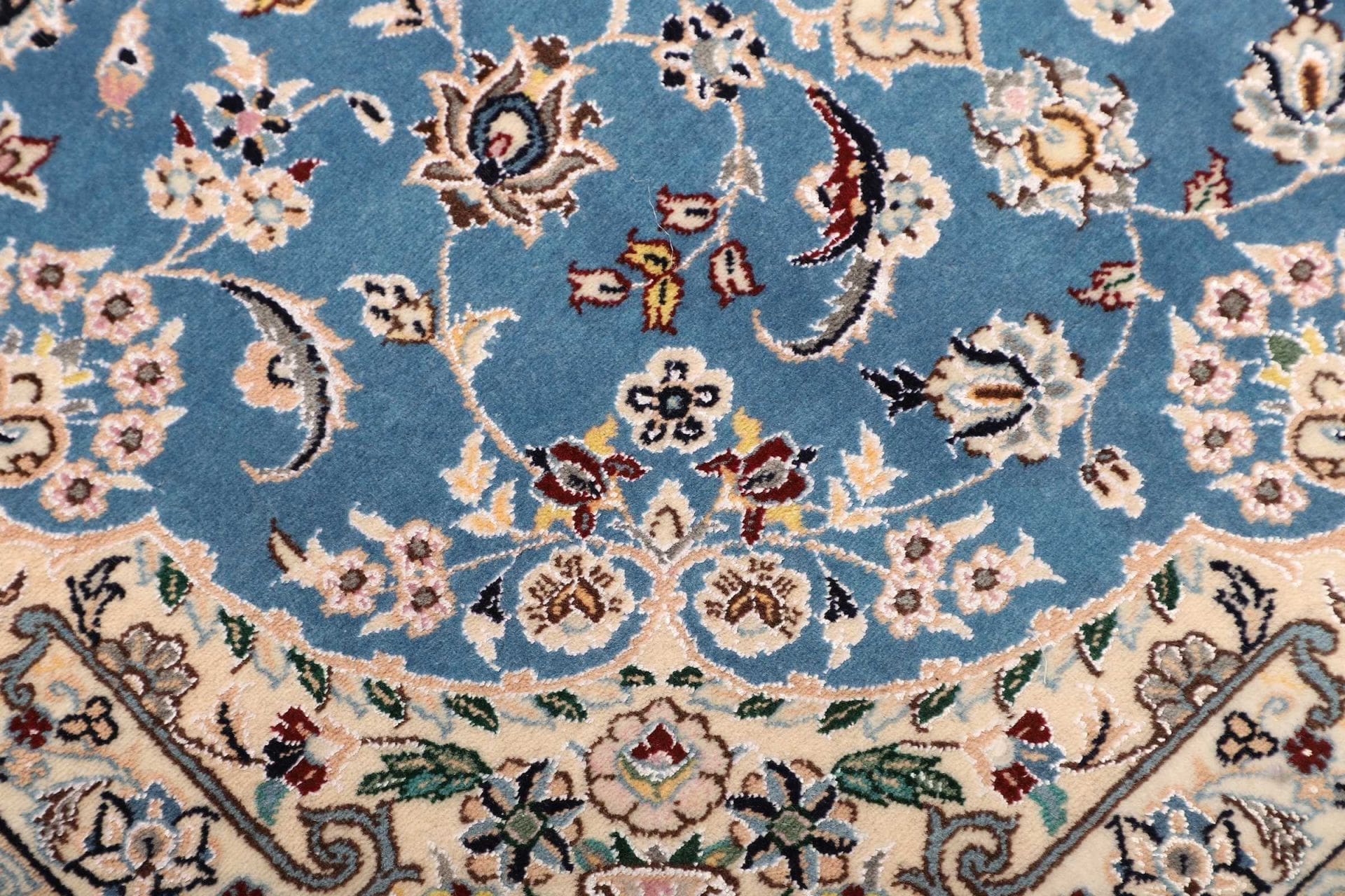 Nain Persian Rug — hand-knotted, 83 × 126 cm, Wool