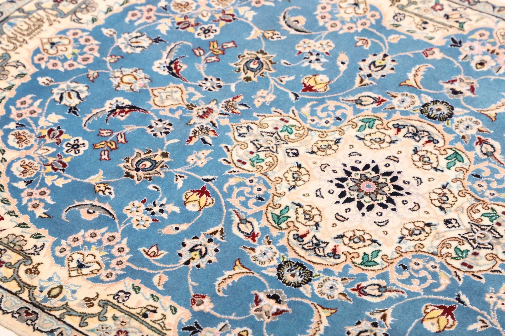 Nain Persian Rug — hand-knotted, 83 × 126 cm, Wool