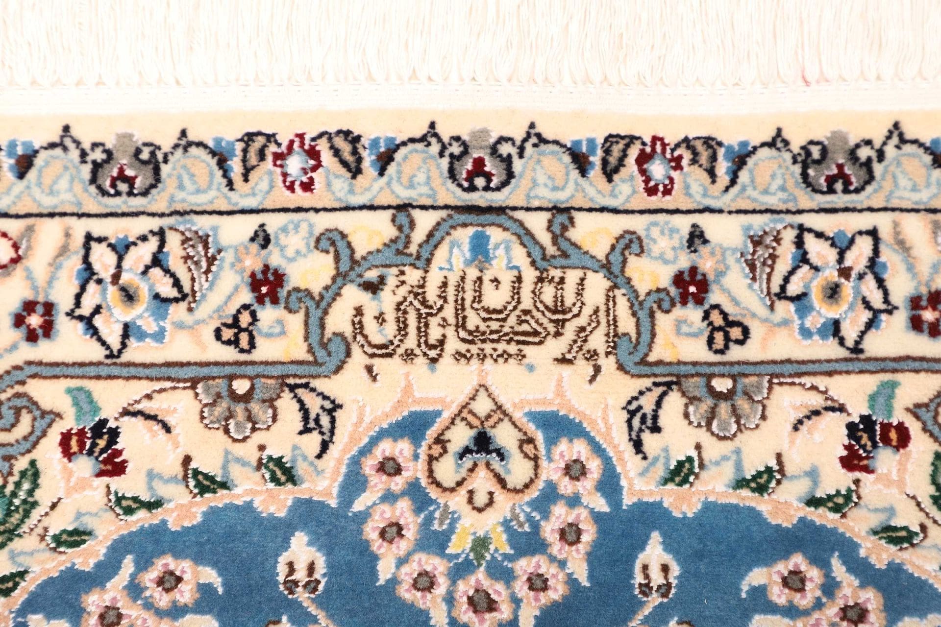 Nain Persian Rug — hand-knotted, 83 × 126 cm, Wool