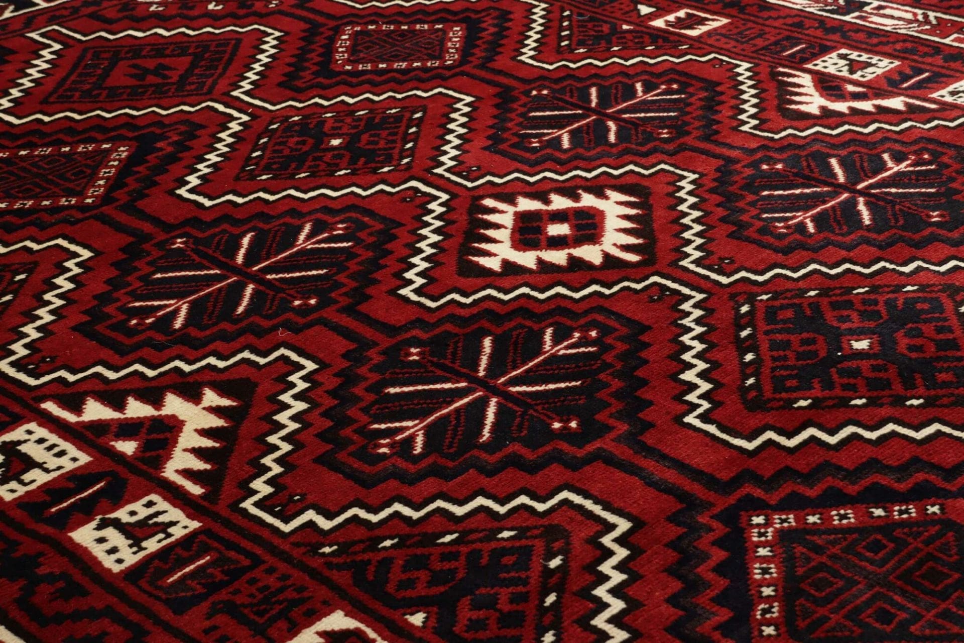 lori-orientteppich-229-x-306cm-geometrisches-muster-handgeknupft-7 Loribaft Persian Rug — hand-knotted, 229 × 306 cm, Wool