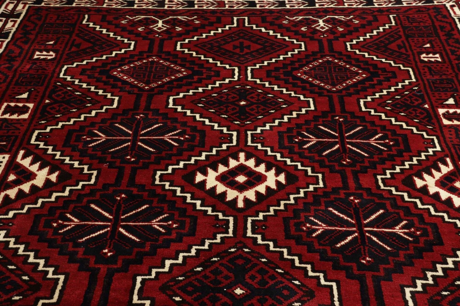 lori-orientteppich-229-x-306cm-geometrisches-muster-handgeknupft-8 Loribaft Persian Rug — hand-knotted, 229 × 306 cm, Wool