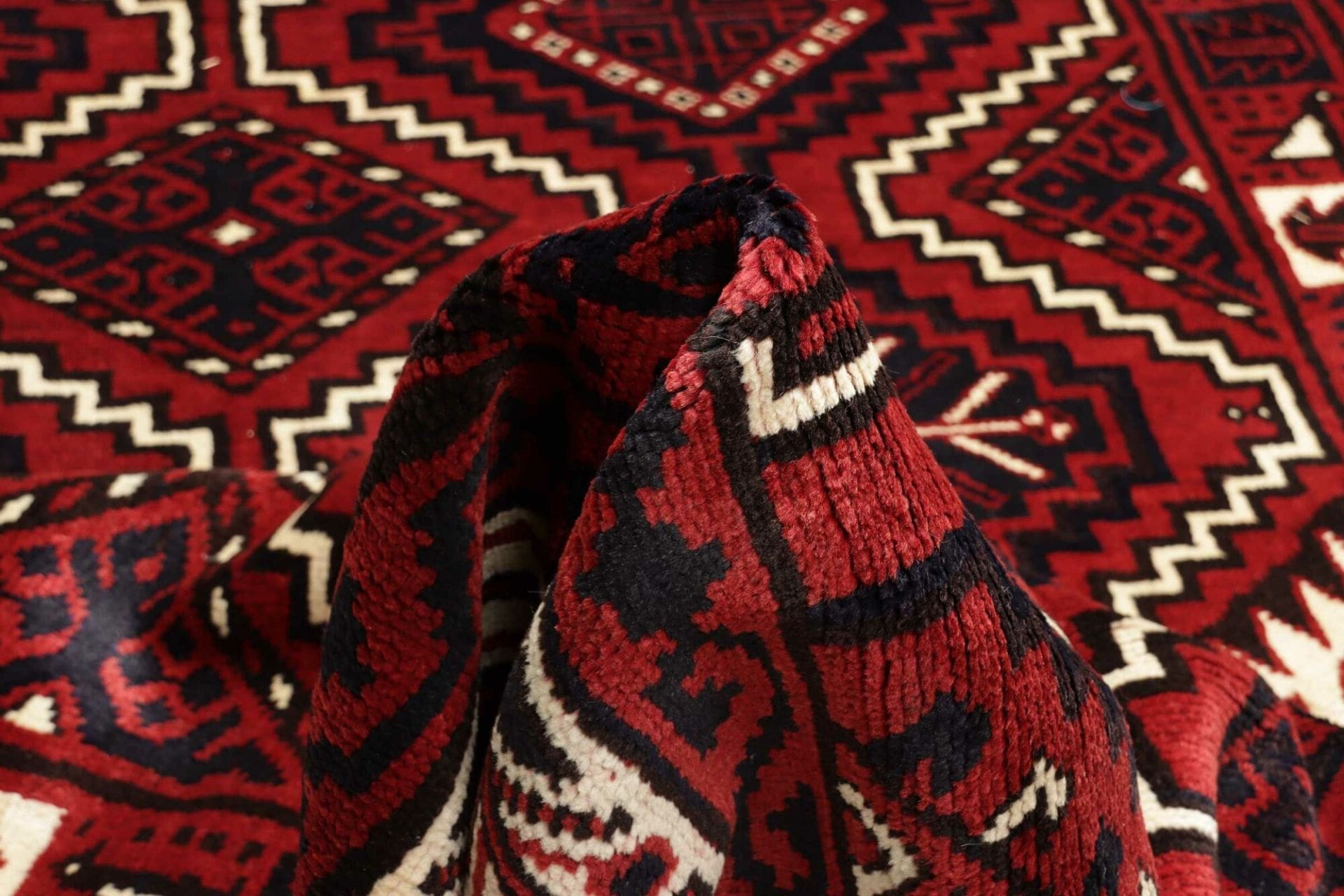 lori-orientteppich-229-x-306cm-geometrisches-muster-handgeknupft-9 Loribaft Persian Rug — hand-knotted, 229 × 306 cm, Wool