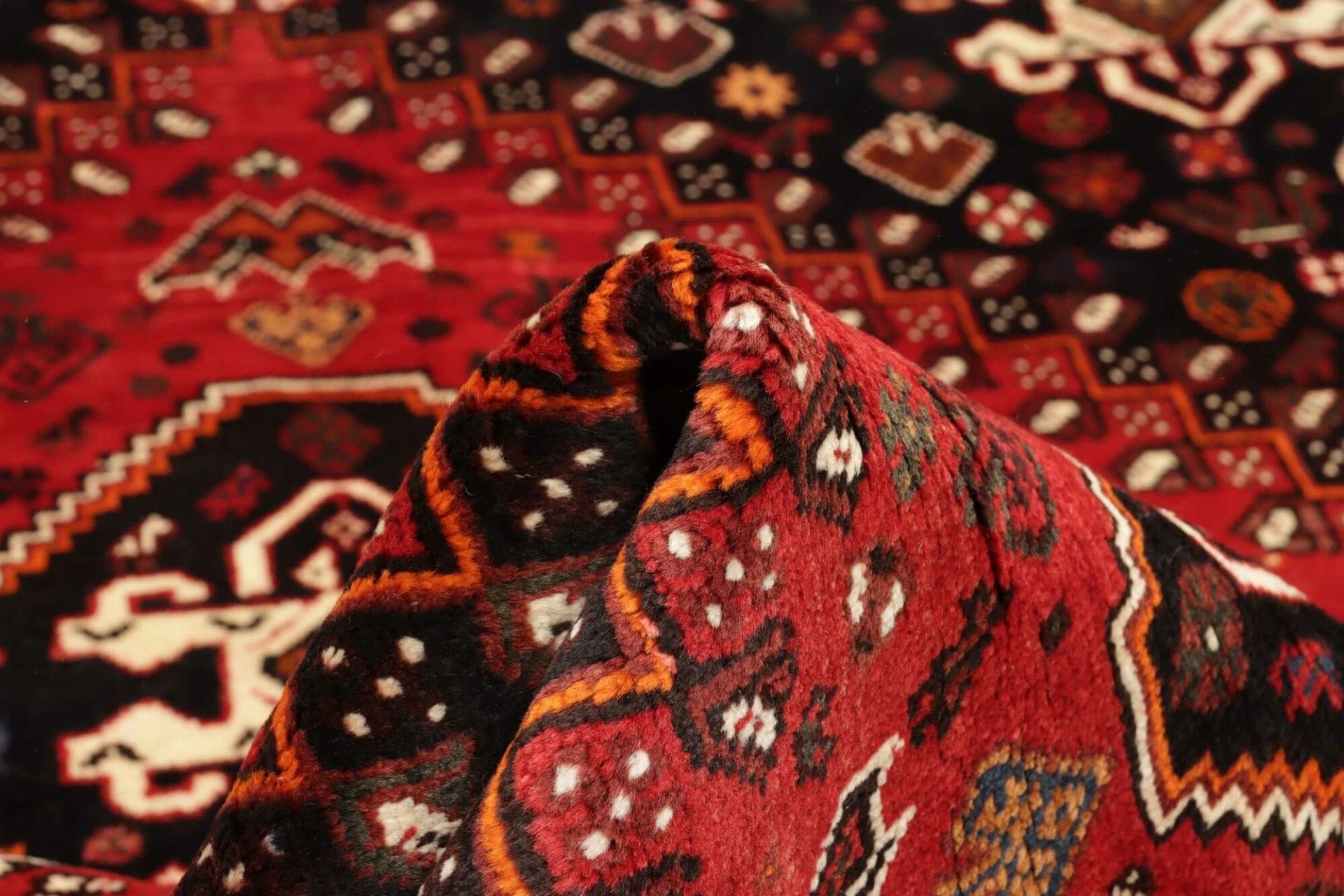 shiraz-orientteppich-178-x-262cm-geometrisches-muster-handgeknupft-8 Shiraz Persian Rug — hand-knotted, 178 × 262 cm, Wool