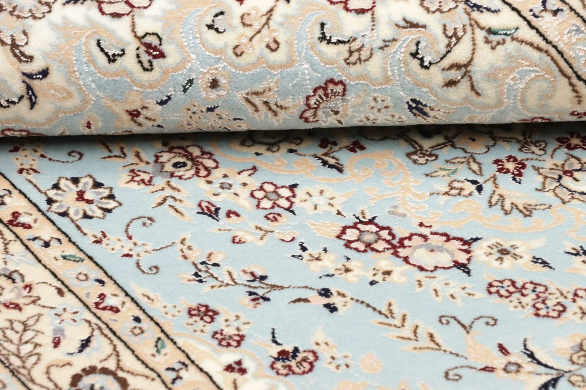 Hand-Knotted Wool Nain Persian Rug, 84 × 122 cm
