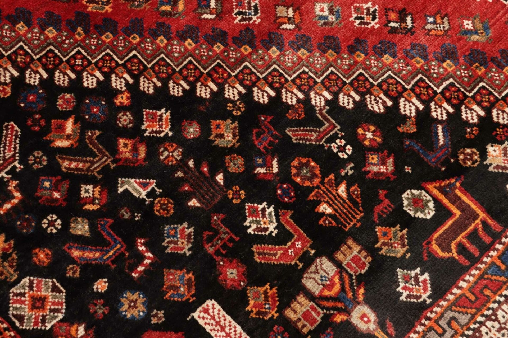 Shiraz Persian Rug 166 × 285 cm, Wool, hand-knotted