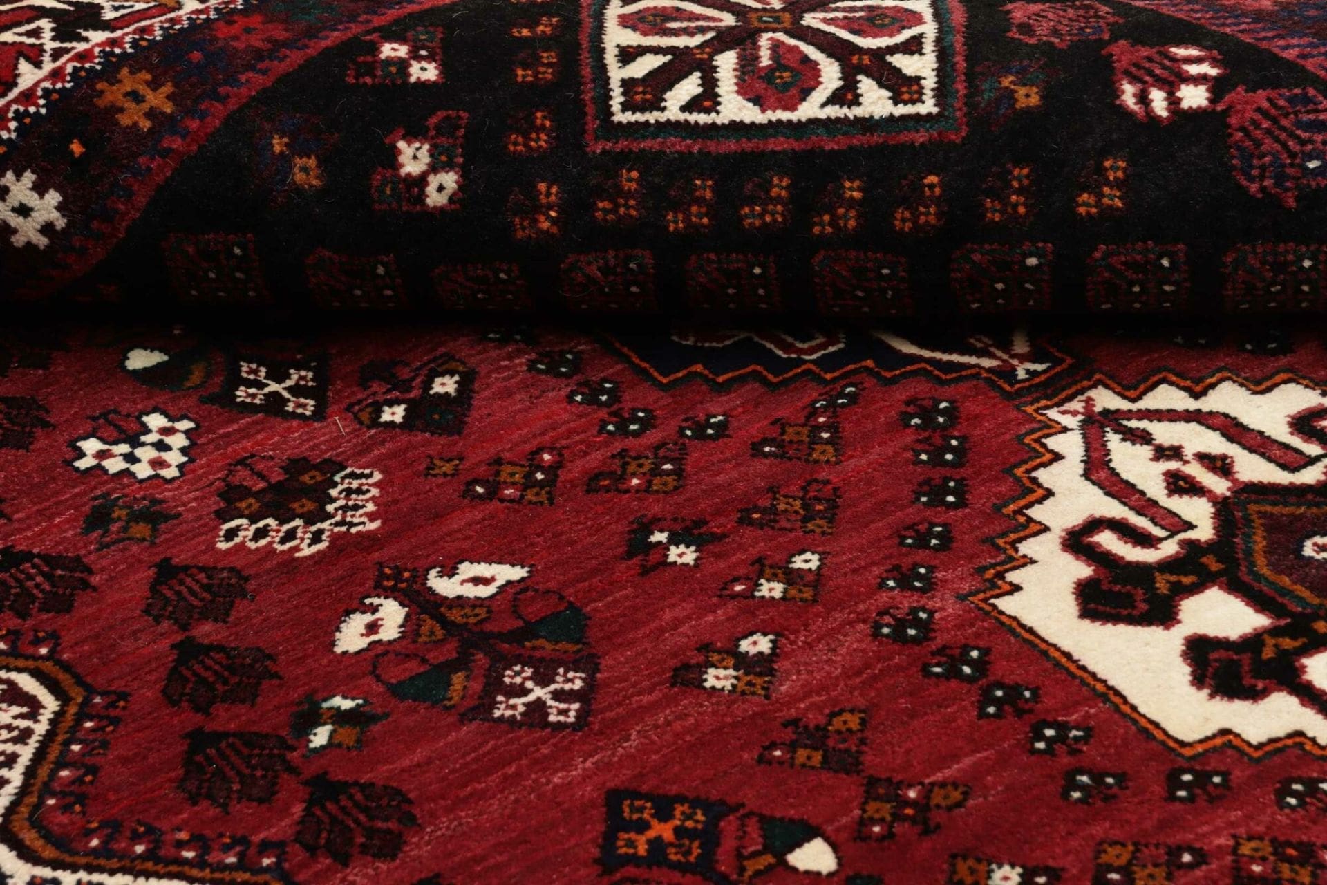Shiraz Persian Rug 183 × 268 cm, Wool, hand-knotted