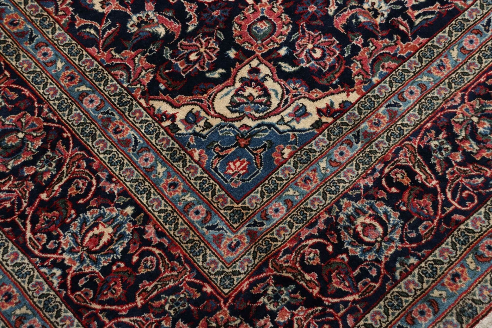 Kashan Persian Rug 259 × 386 cm, Wool, hand-knotted
