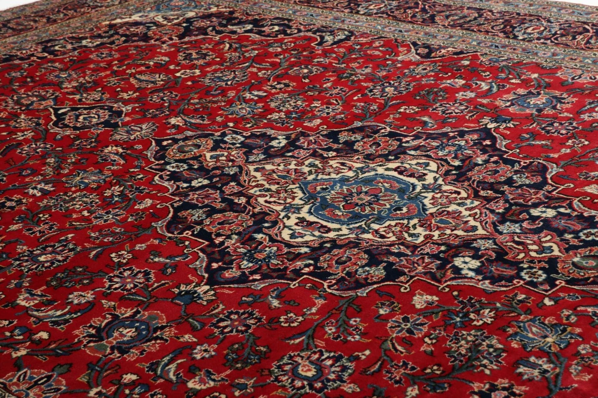 Kashan Persian Rug 259 × 386 cm, Wool, hand-knotted