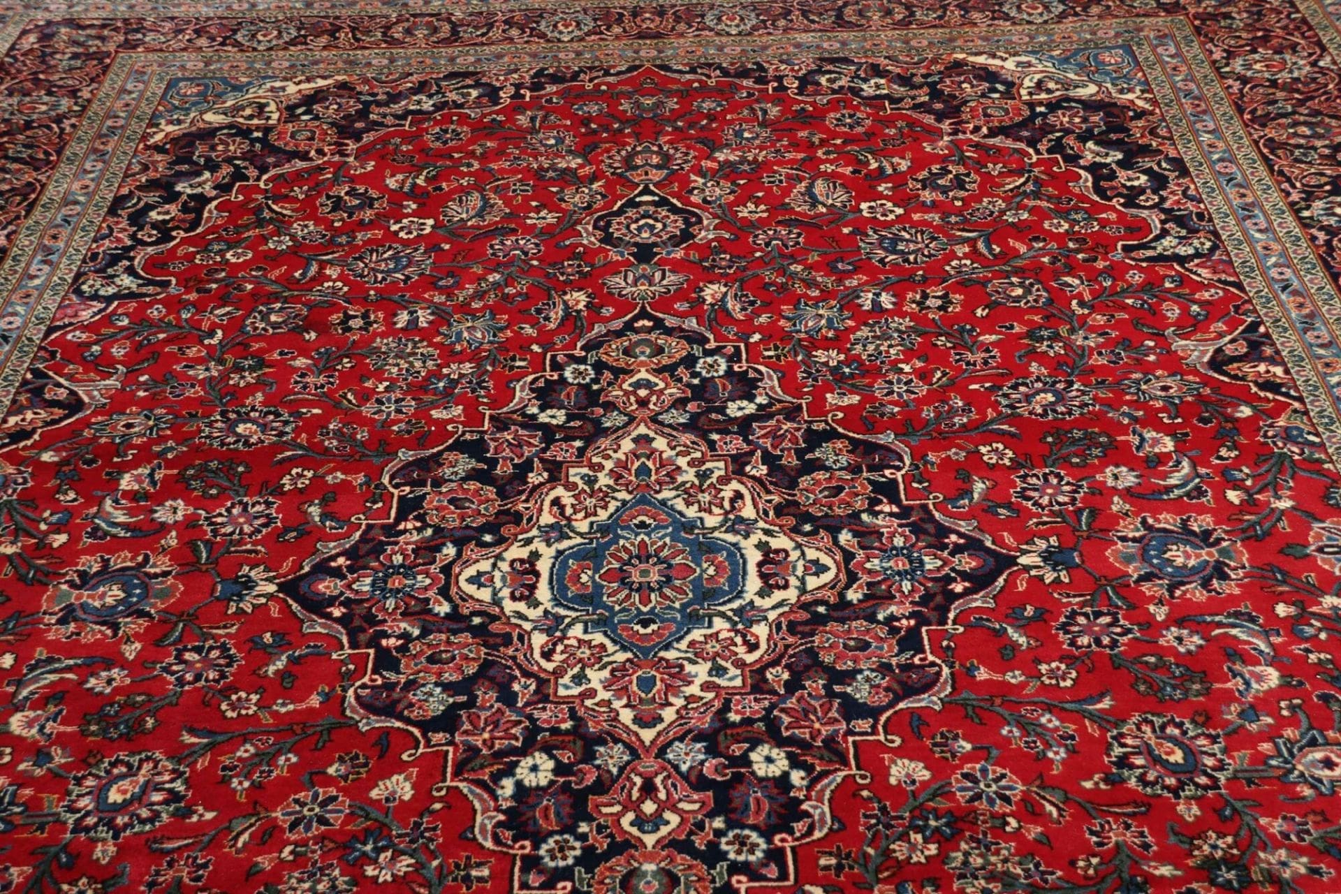 Kashan Persian Rug 259 × 386 cm, Wool, hand-knotted