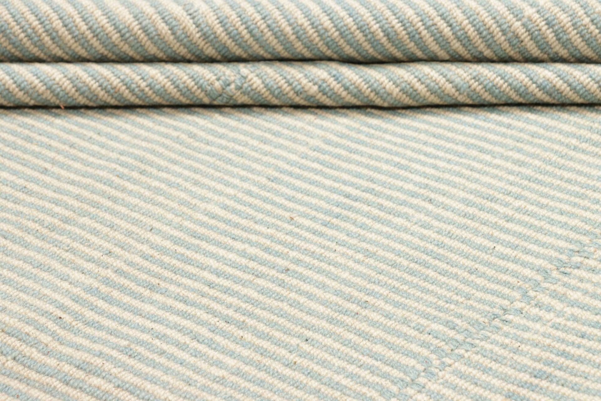 Hand-Woven Wool Kilim Persian Rug, 217 × 331 cm