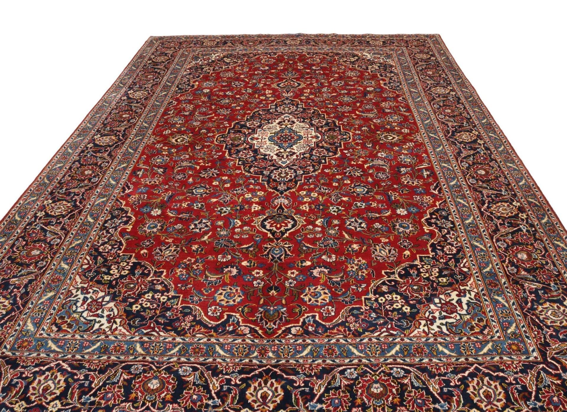 Hand-Knotted Wool Kashan Persian Rug, 271 × 396 cm