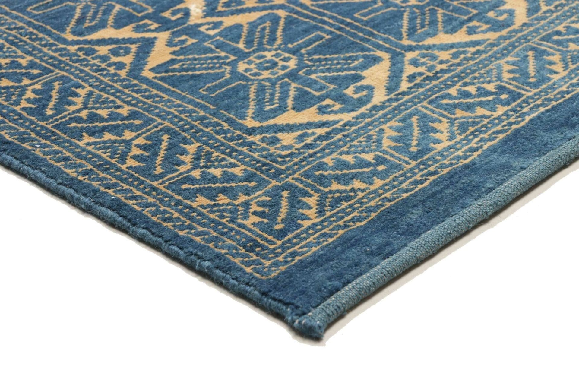 Gabbeh Persian Rug — hand-knotted, 203 × 271 cm, Wool
