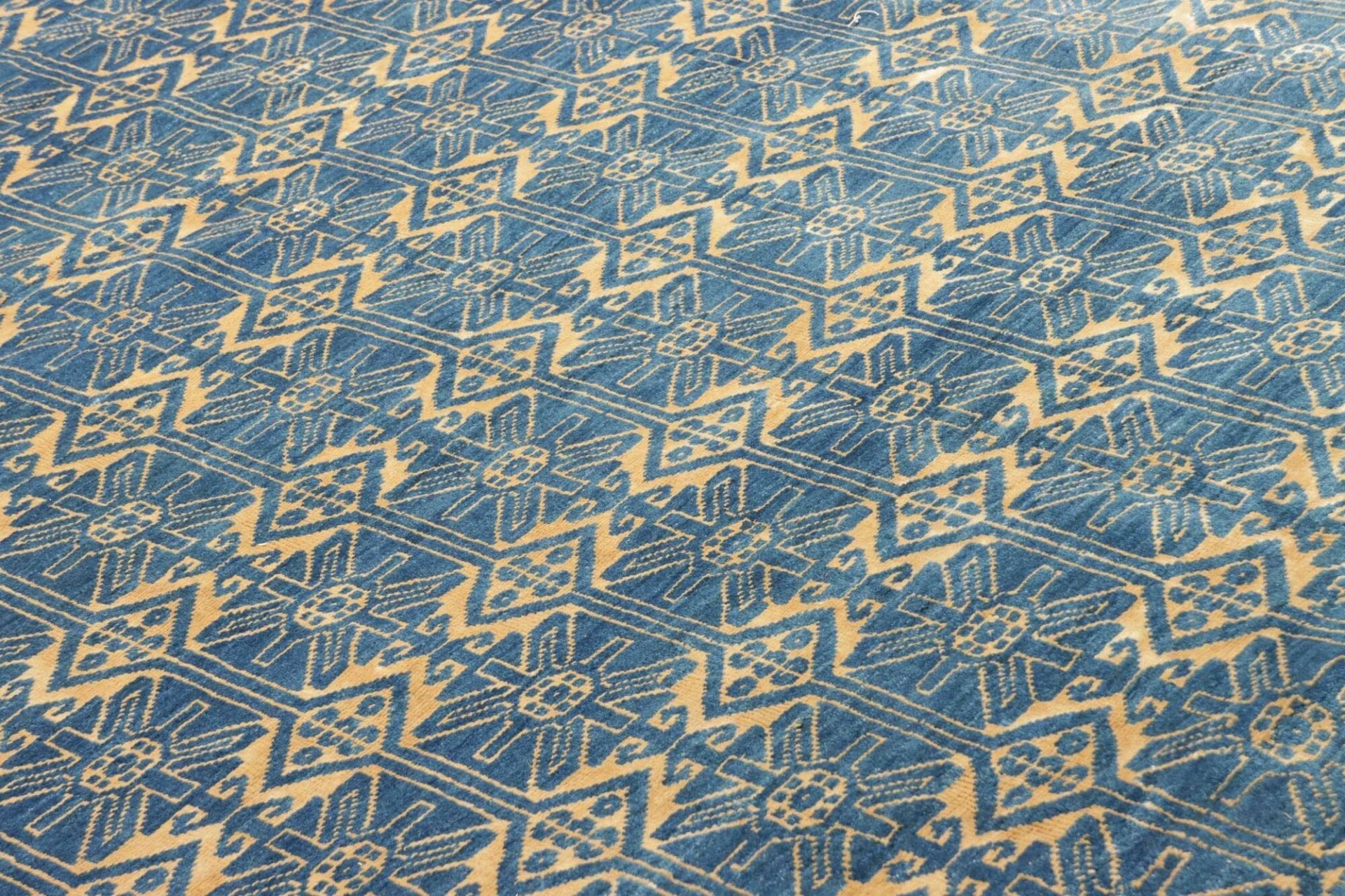 Gabbeh Persian Rug — hand-knotted, 203 × 271 cm, Wool