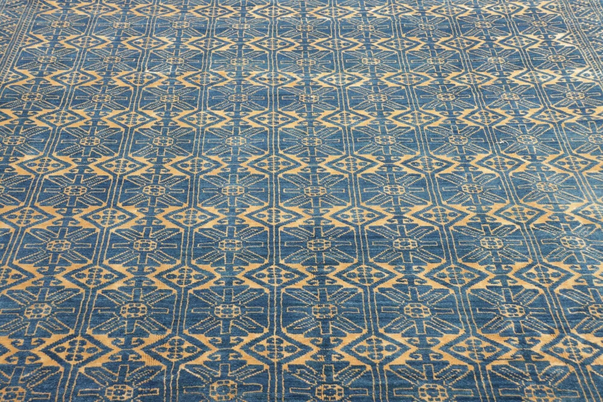 Gabbeh Persian Rug — hand-knotted, 203 × 271 cm, Wool