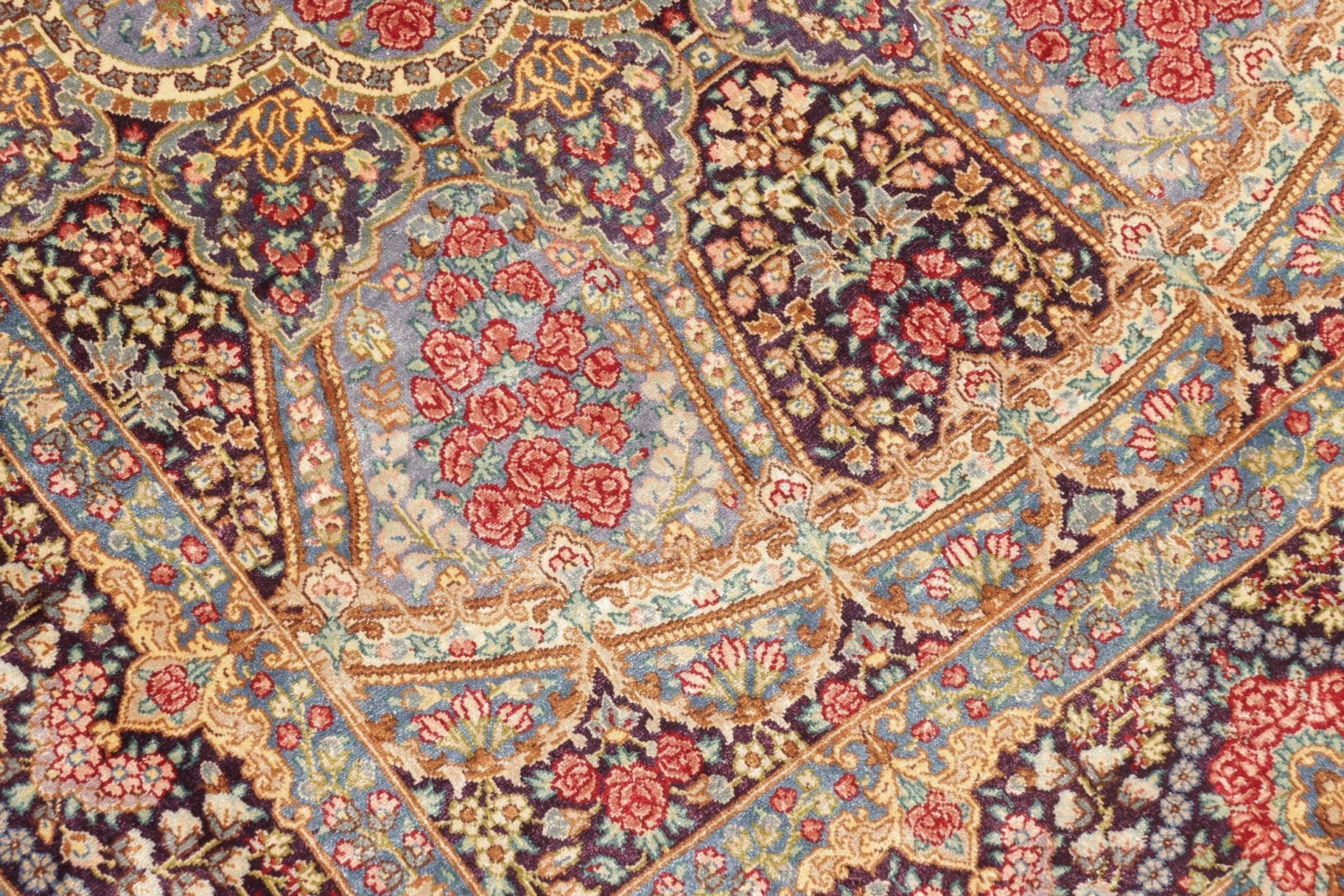 Qom Persian Rug — hand-knotted, 84 × 123 cm, Silk