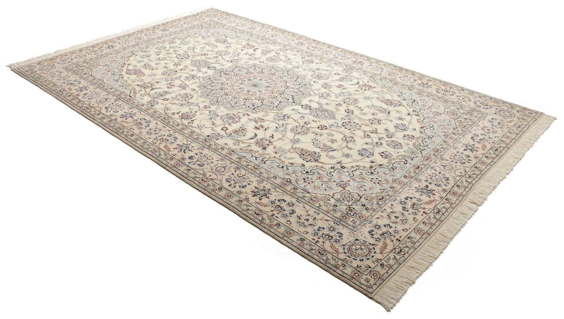 Hand-Knotted Wool Nain Persian Rug, 213 × 332 cm