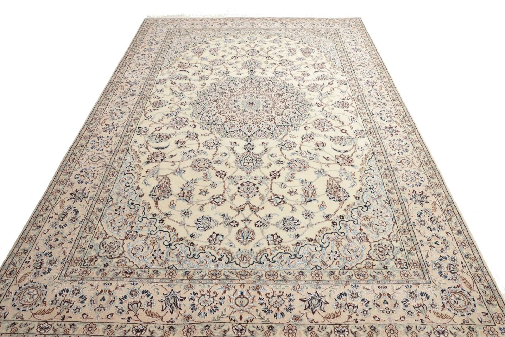 Hand-Knotted Wool Nain Persian Rug, 213 × 332 cm