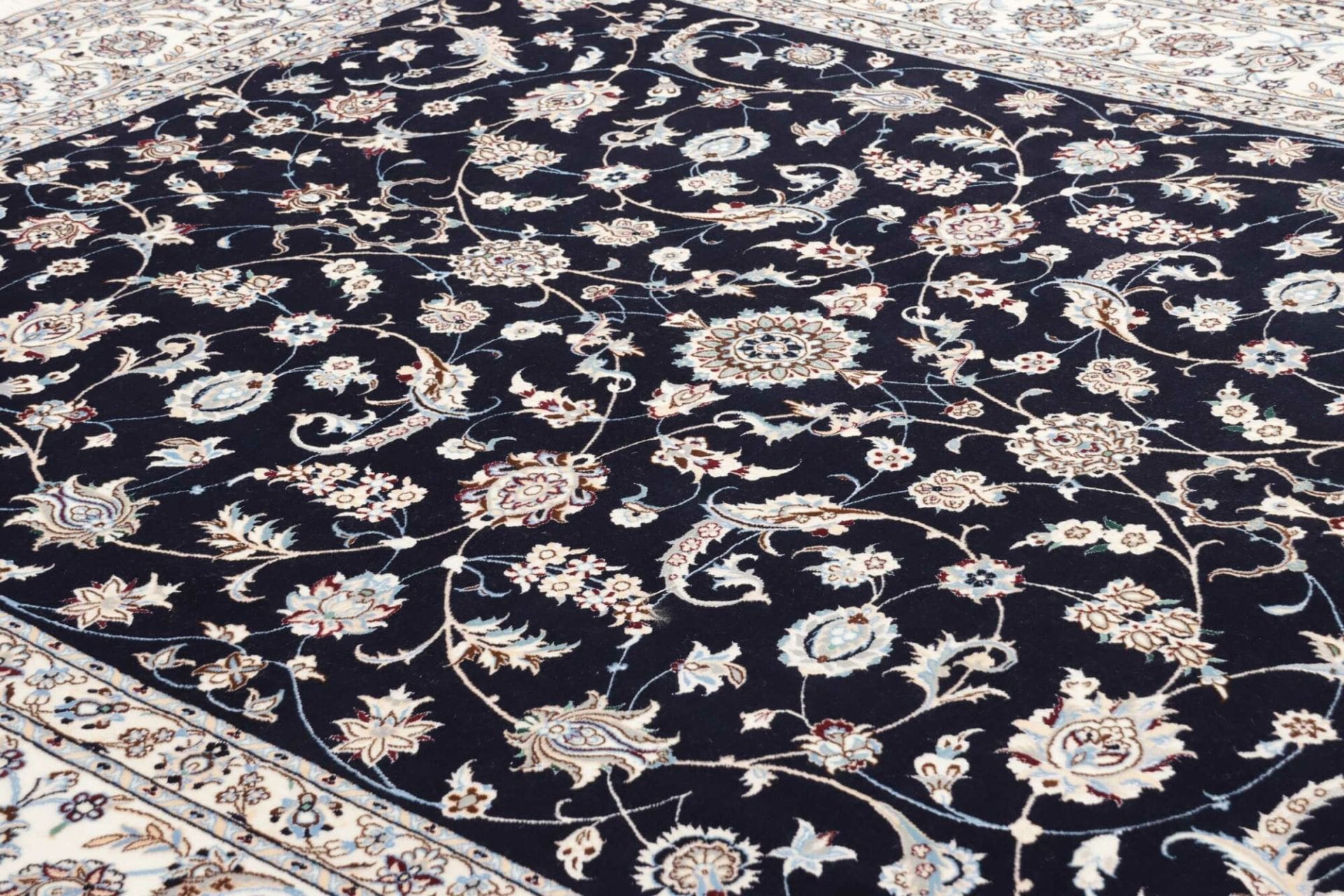 Nain Persian Rug 209 × 252 cm, Wool, hand-knotted