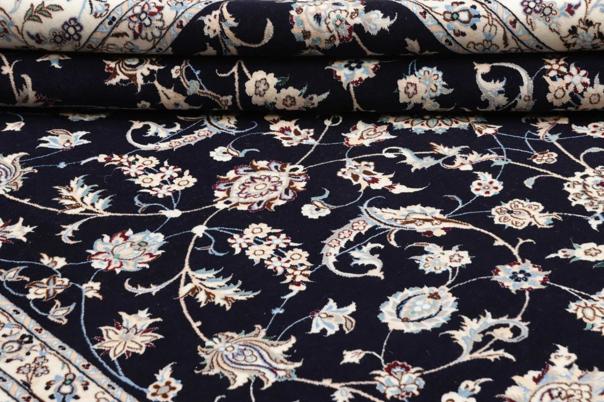 Nain Persian Rug 209 × 252 cm, Wool, hand-knotted