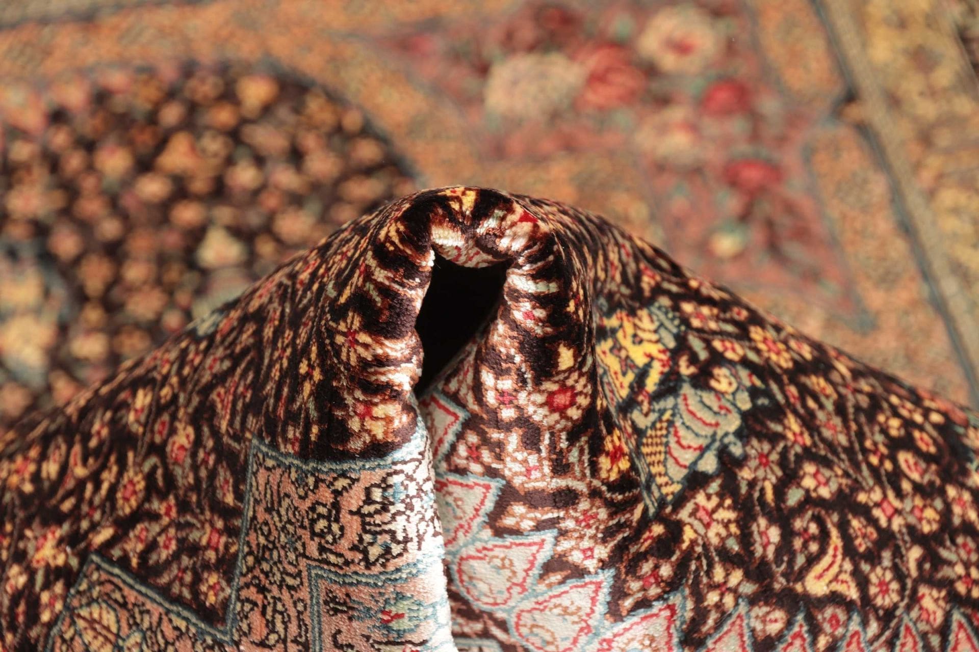 ghom-teppich-83-x-122-cm-seide-handgeknupft-perserteppich-9 Qom Persian Rug — hand-knotted, 83 × 122 cm, Silk