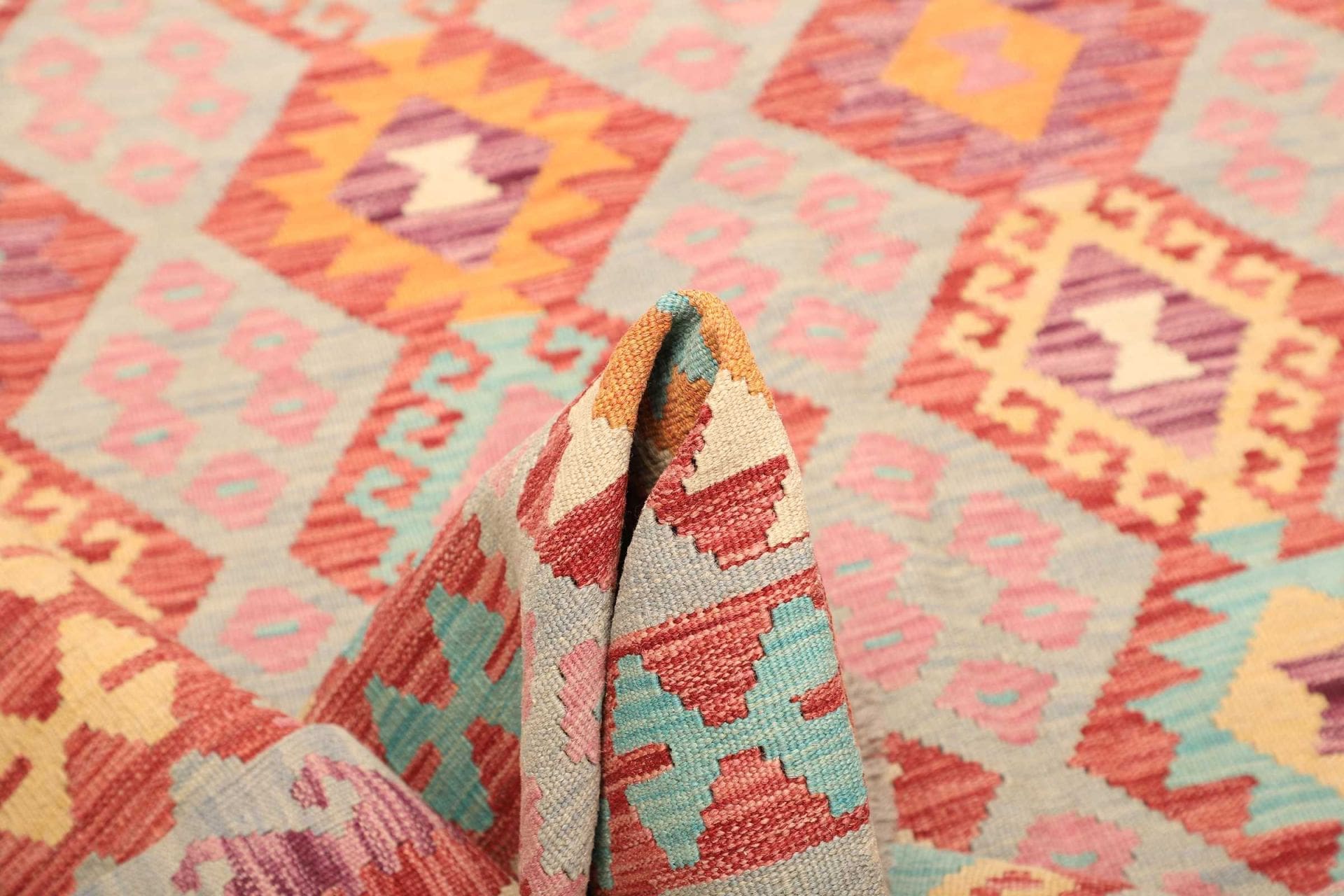 Hand-Woven Wool Kilim Pakistani Rug, 180 × 246 cm