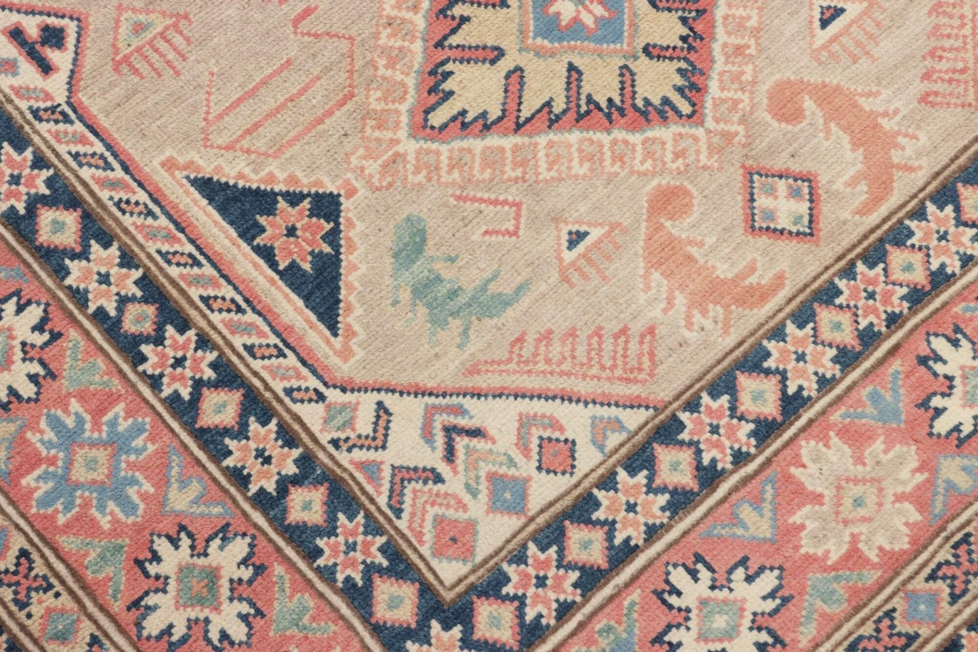 kazak-teppich-119-x-186-cm-geometrisches-muster-handgeknupft-5 Hand-Knotted Wool Kazak Pakistani Rug, 119 × 186 cm