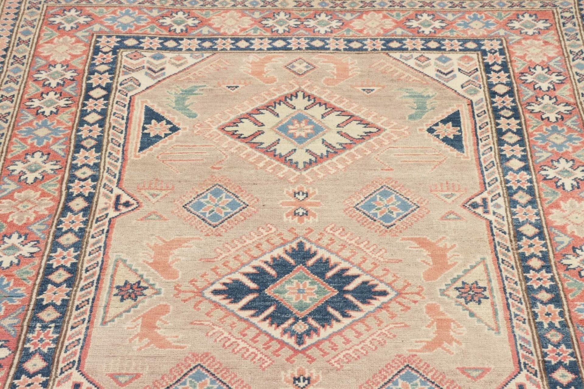 kazak-teppich-119-x-186-cm-geometrisches-muster-handgeknupft-7 Hand-Knotted Wool Kazak Pakistani Rug, 119 × 186 cm