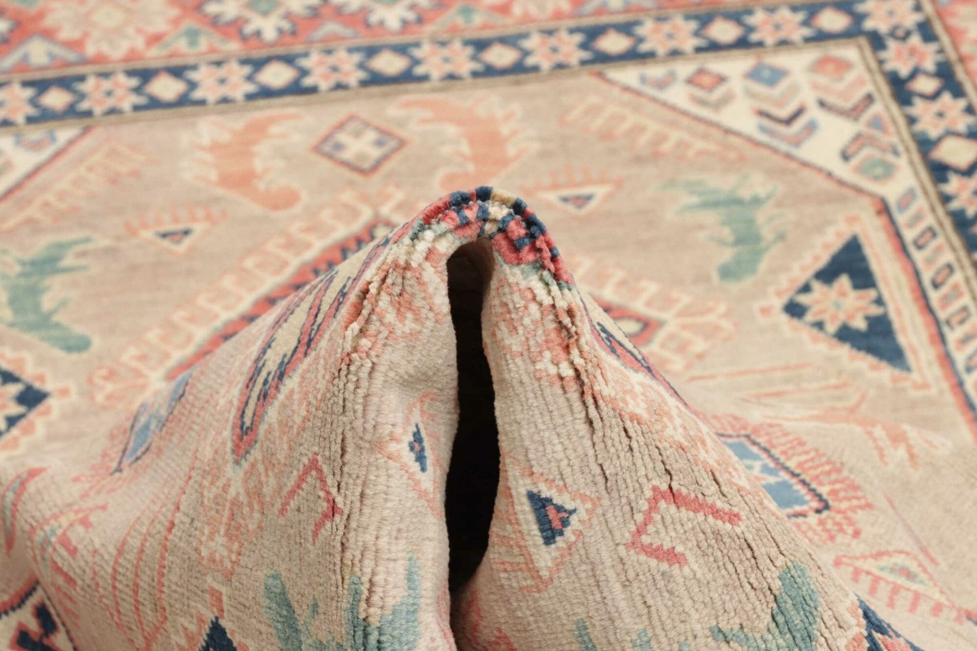 kazak-teppich-119-x-186-cm-geometrisches-muster-handgeknupft-8 Hand-Knotted Wool Kazak Pakistani Rug, 119 × 186 cm
