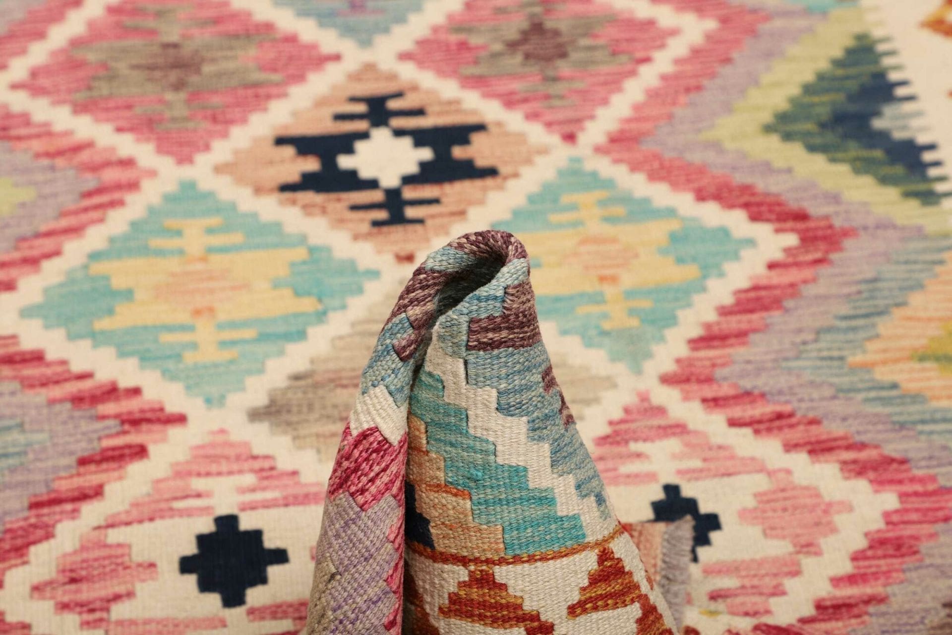 Hand-Woven Wool Kilim Pakistani Rug, 104 × 202 cm