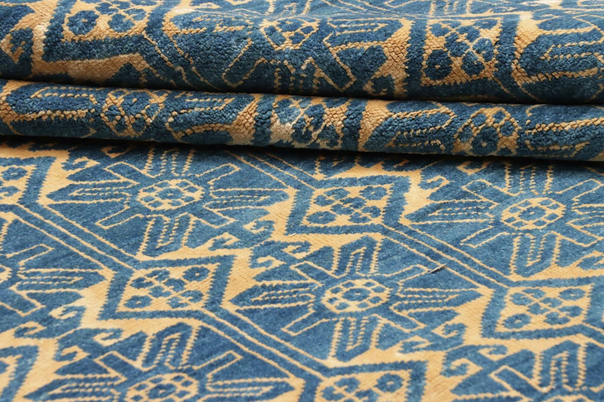 Gabbeh Persian Rug — hand-knotted, 203 × 271 cm, Wool