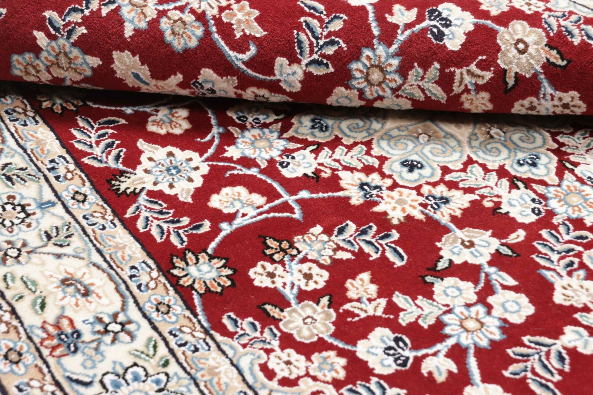 Hand-Knotted Wool Nain Persian Rug, 103 × 152 cm