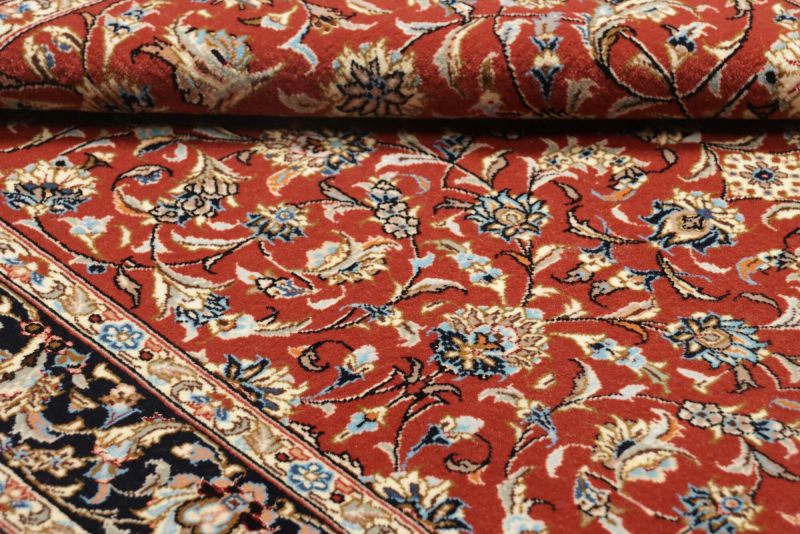 Isfahan Persian Rug — hand-knotted, 106 × 155 cm, Wool & Silk