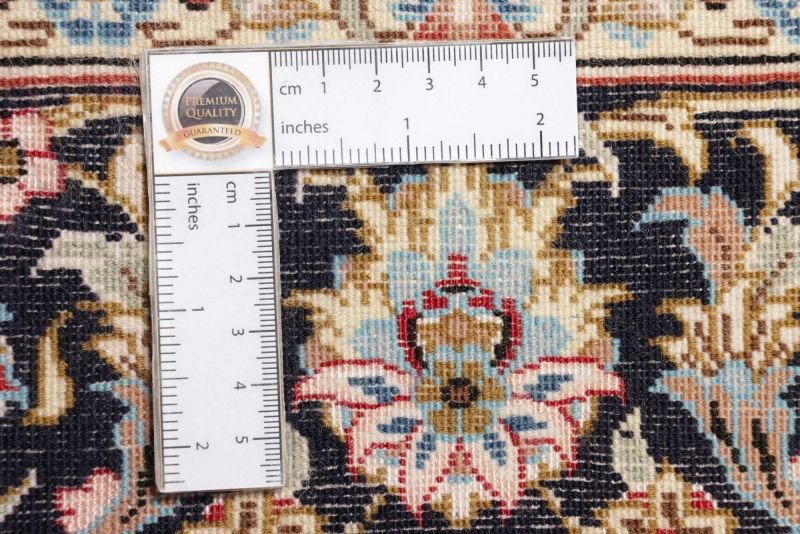 Isfahan Persian Rug — hand-knotted, 106 × 155 cm, Wool & Silk