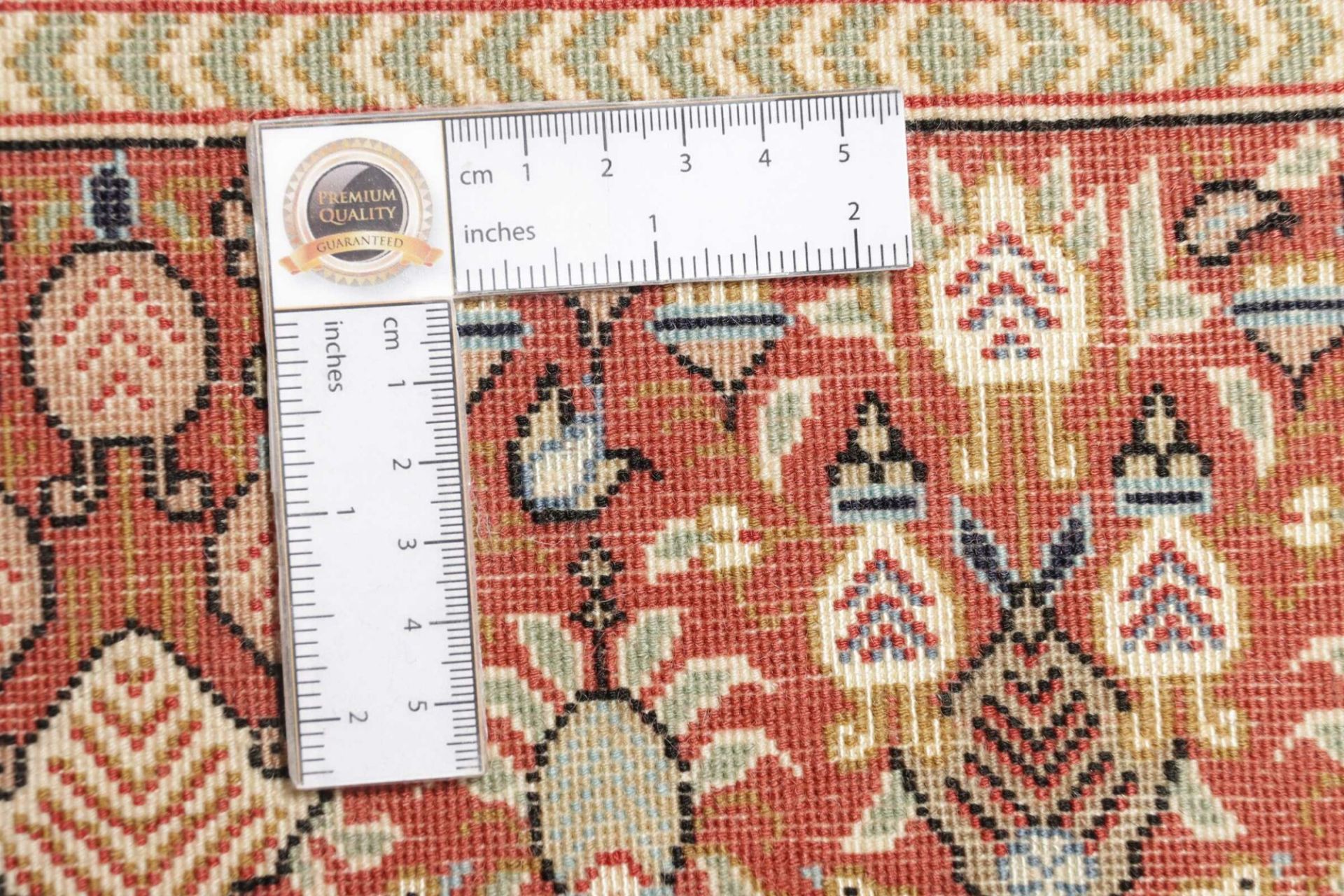 Isfahan Persian Rug — hand-knotted, 138 × 211 cm, Wool