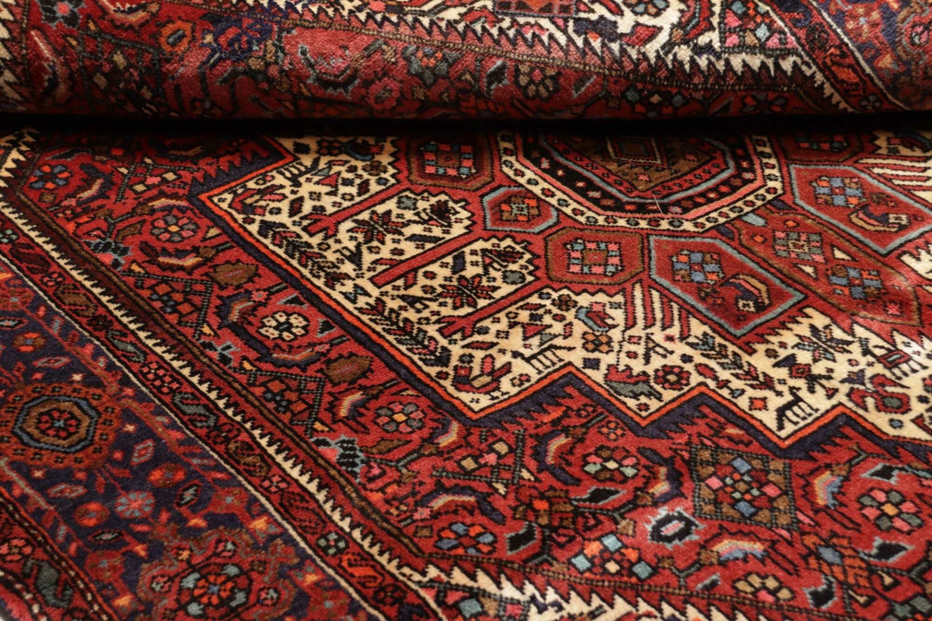 Persian Rug — hand-knotted, 125 × 200 cm, Wool