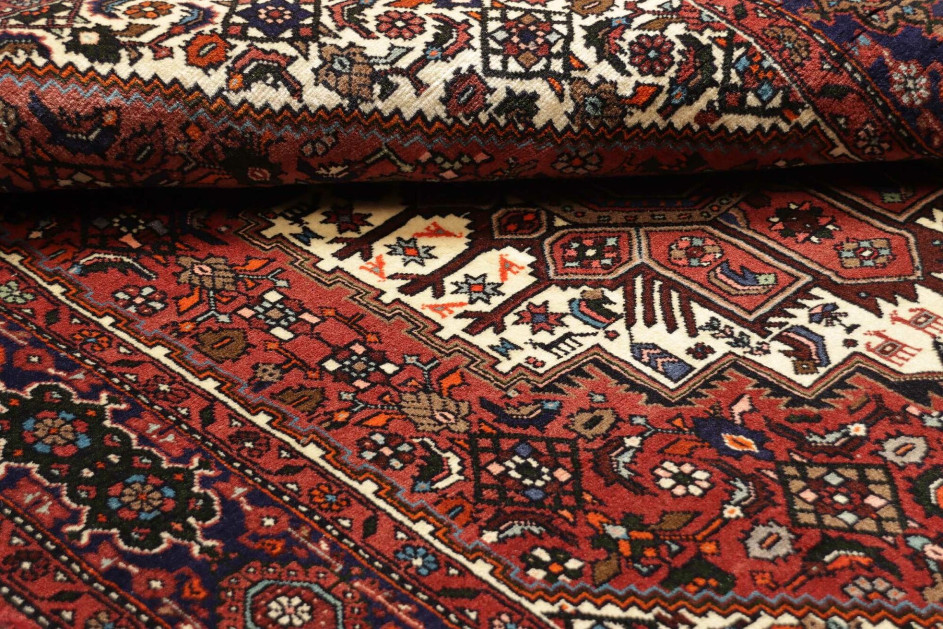 Persian Rug — hand-knotted, 128 × 188 cm, Wool