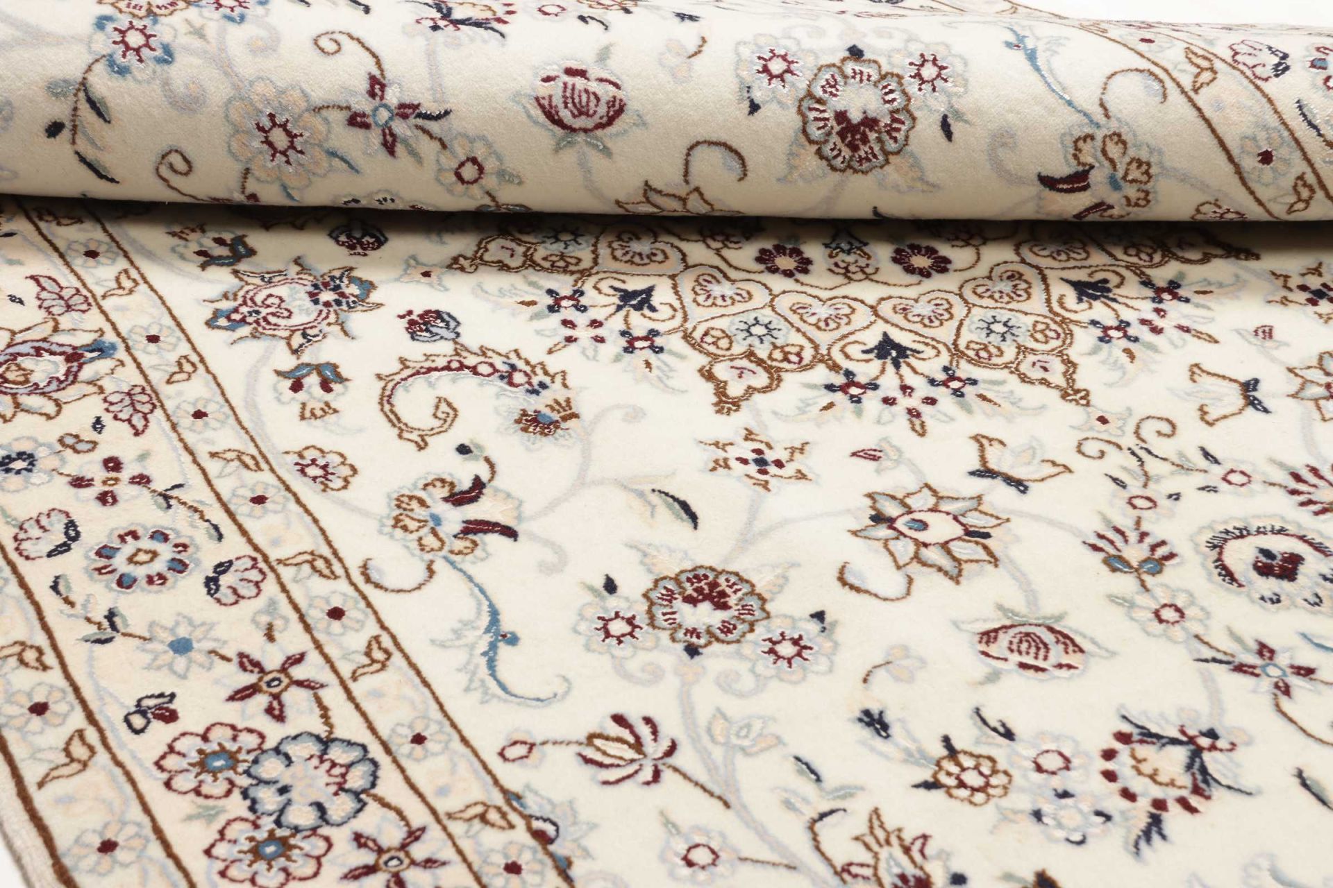 Nain Persian Rug — hand-knotted, 128 × 210 cm, Wool