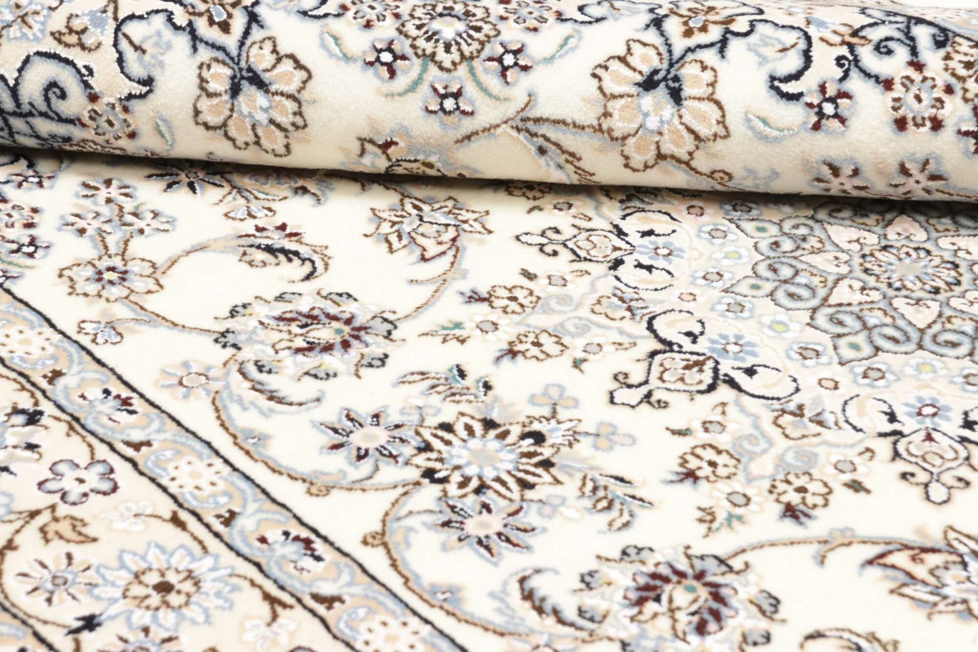Hand-Knotted Wool Nain Persian Rug, 131 × 202 cm
