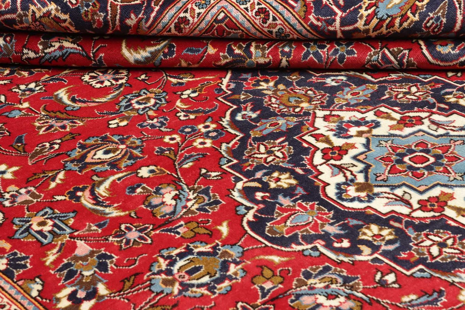 Hand-Knotted Wool Kashan Persian Rug, 245 × 353 cm