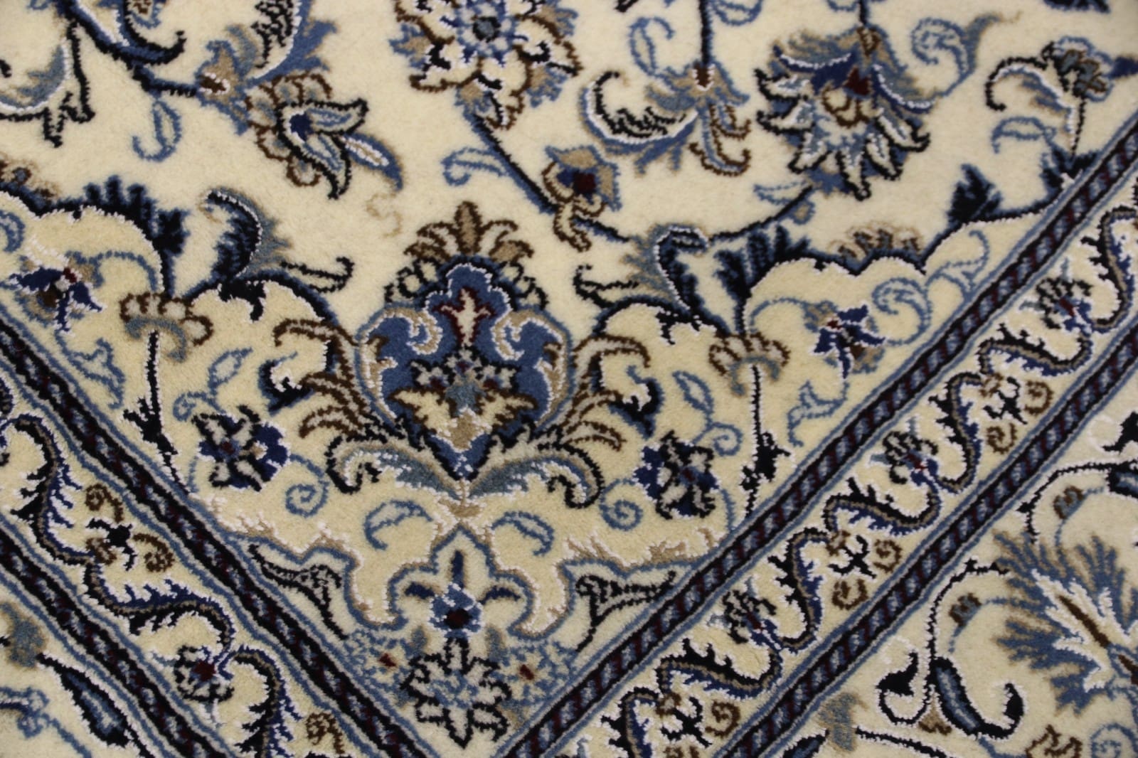 Oriental Persian Rug 200 × 200 cm, Wool & Silk, hand-knotted