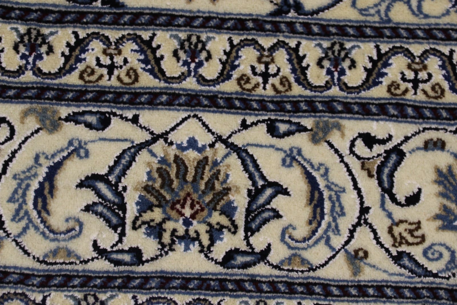 Oriental Persian Rug 200 × 200 cm, Wool & Silk, hand-knotted