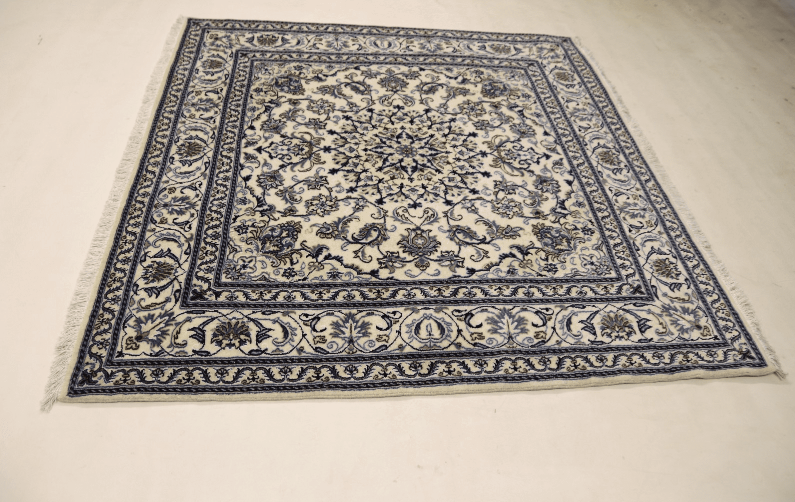 Oriental Persian Rug 200 × 200 cm, Wool & Silk, hand-knotted